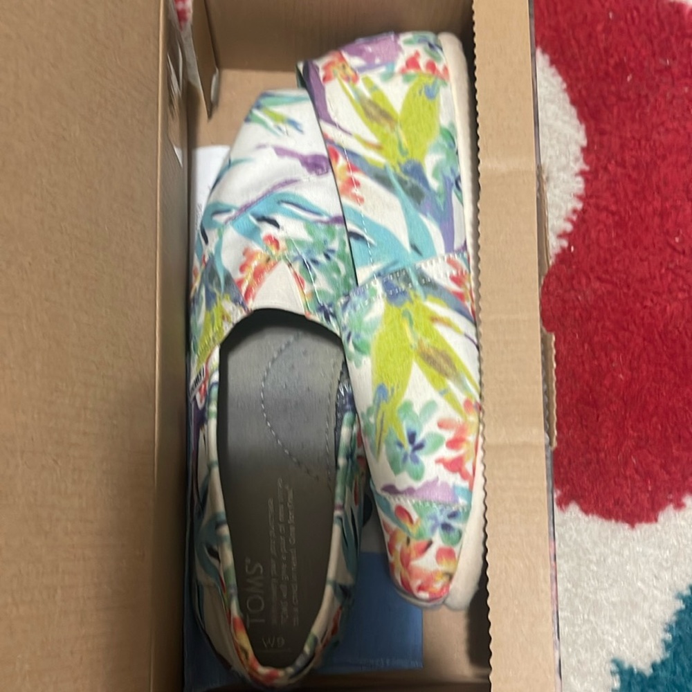 Tom’s classic slips ons